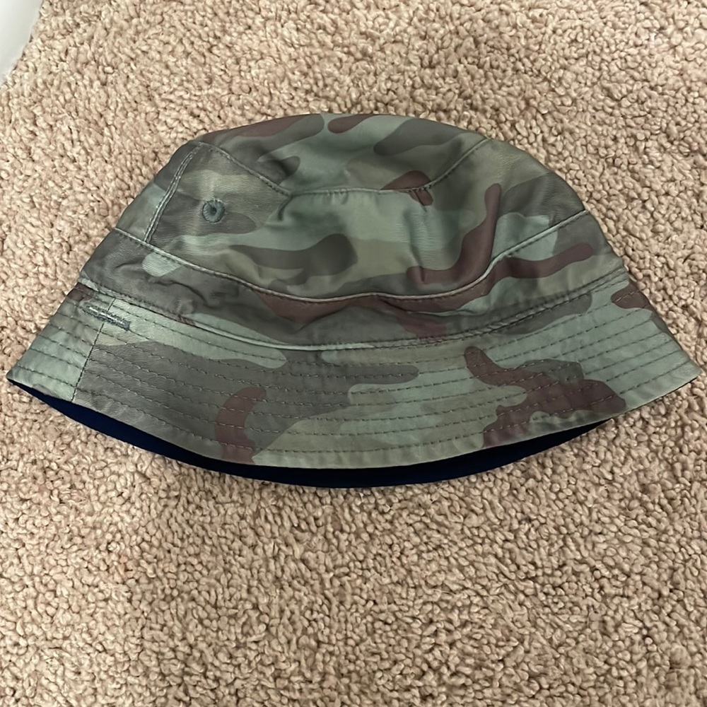 Reversible baby gap bucket hat